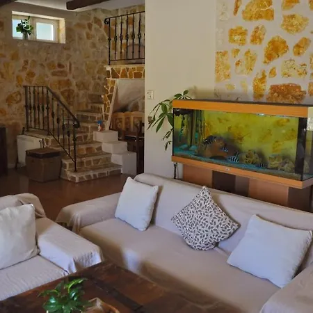 Stone Pool House Gouvia * Pouládes