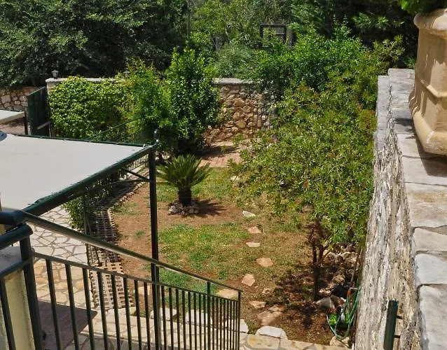 Stone Pool House Gouvia Pouládes