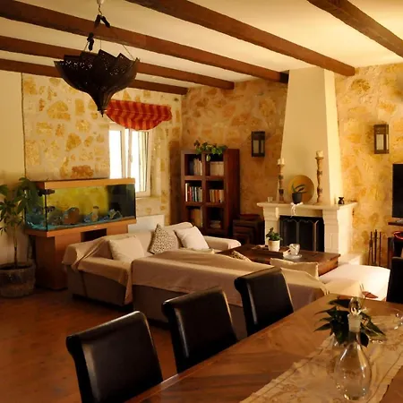 بيت للعطل Stone Pool House Gouvia *