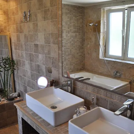 بيت للعطل Stone Pool House Gouvia *