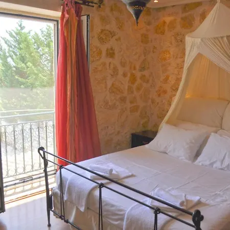 بيت للعطل Stone Pool House Gouvia