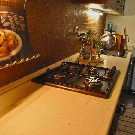 Stone Pool House Gouvia بيت للعطل Pouládes