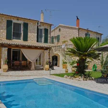 Stone Pool House Gouvia بيت للعطل *