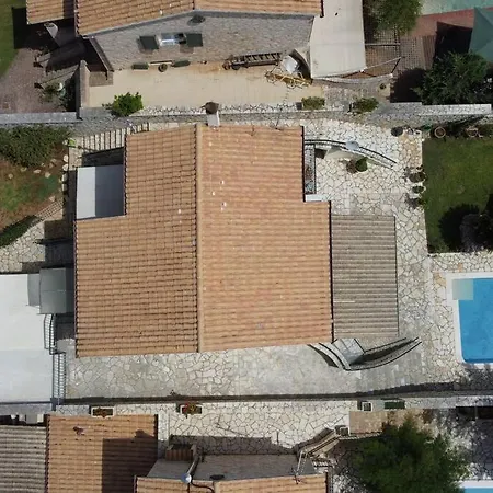 بيت للعطل Stone Pool House Gouvia Pouládes