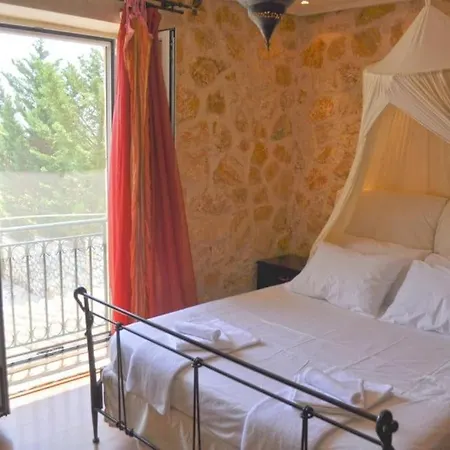 بيت للعطل Stone Pool House Gouvia