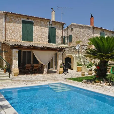 بيت للعطل Stone Pool House Gouvia *