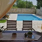 Stone Pool House Gouvia 度假居 Pouládes