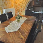 Stone Pool House Gouvia 度假居 *