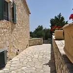 度假居 Stone Pool House Gouvia *