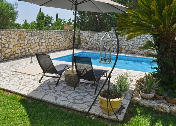 Stone Pool House Gouvia Hébergement de vacances *