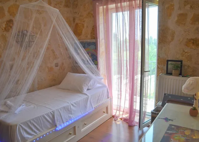 Stone Pool House Gouvia