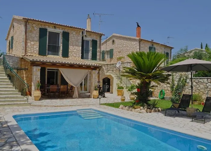 Stone Pool House Gouvia Hébergement de vacances *