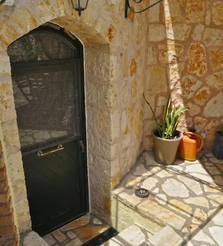 Stone Pool House Gouvia Дом отдыха *