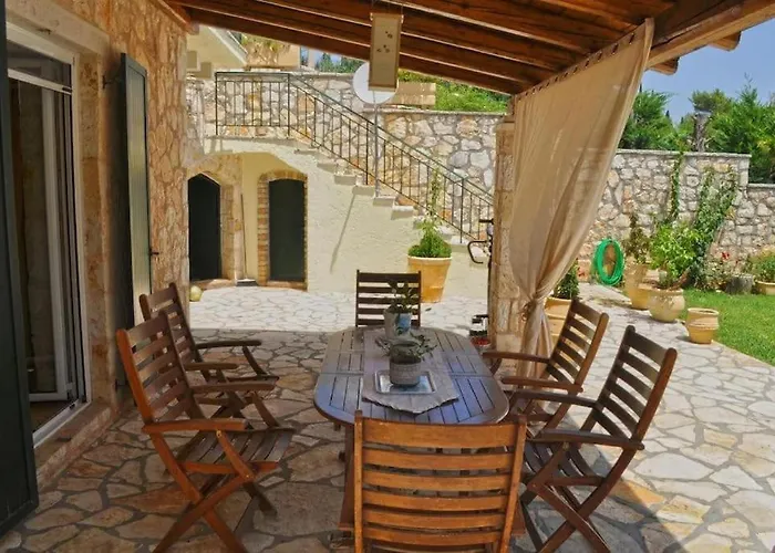 Stone Pool House Gouvia Hébergement de vacances